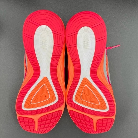NIKE Dual Fusion 3 running shoe, size 6.5 youth or 8.5 women's. - Picture 6 of 14